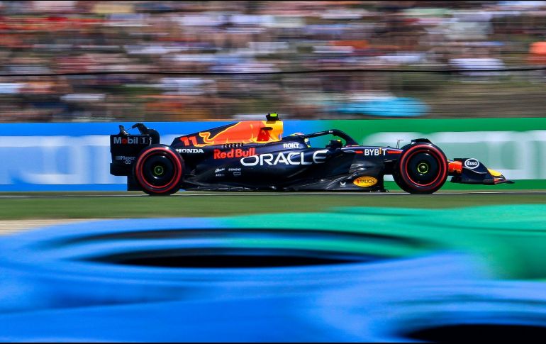 Checo Pérez mejoró de cara a la Qualy. EFE/Z. Czegledi