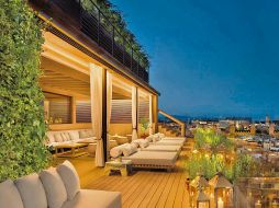 Disfruta de una velada asombrosa en The Roof, una gran opción en Barcelona. ESPECIAL