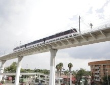 La Secretaría de Infraestructura y Obra Pública (SIOP) realiza la construcción del nodo vial de carretera a Tesistán y Juan Gil Preciado, donde la glorieta central y el túnel contarán con pilotes y soporte para que el sitio sea sede de una estación elevada. CORTESÍA