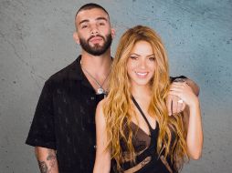 El cantante colombiano Manuel Turizo posa junto a su paisana Shakira. CORTESÍA