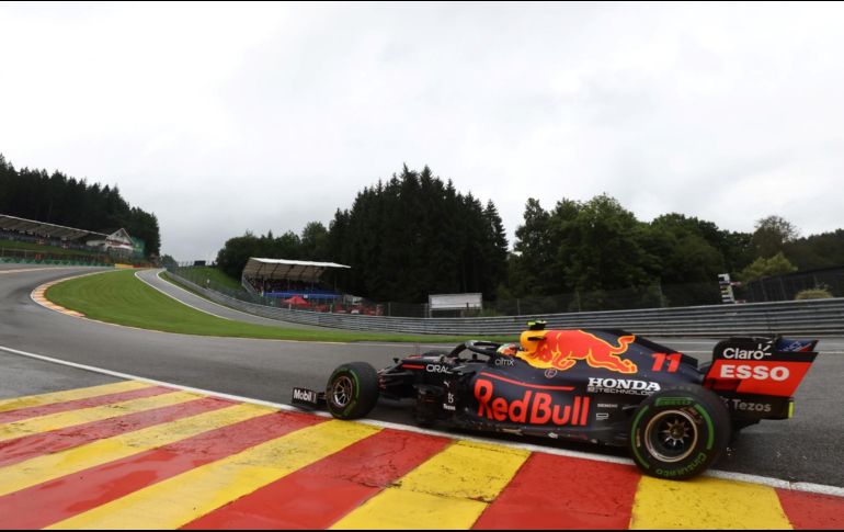 El mexicano Sergio ''Checo'' Pérez correrá su carrera 12 de 2023 con Red Bull en el GP de Bélgica. AFP / ARCHIVO