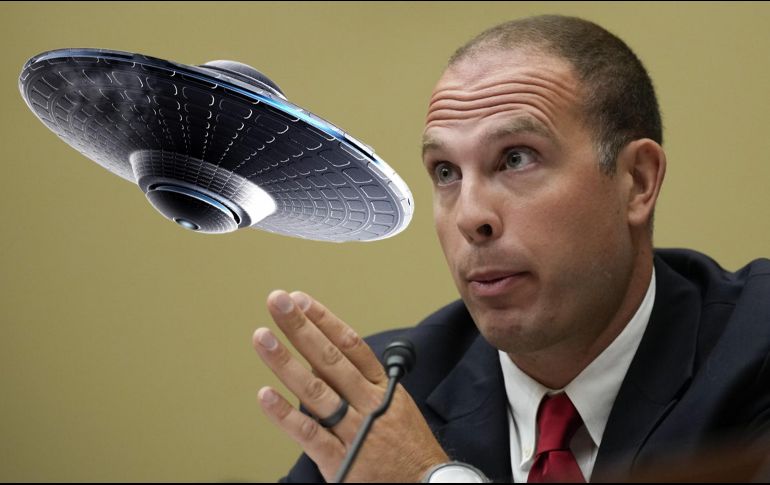 Cuando se le preguntó si el gobierno de EU tenía información sobre vida extraterrestre, Grusch respondió que éste probablemente está al tanto de la actividad 