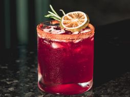 Margarita con infusión de jamaica y romero se puede encontrar en Hilton Vallarta Riviera All-Inclusive Resort en Jalisco. ESPECIAL/CORTESÍA HILTON.