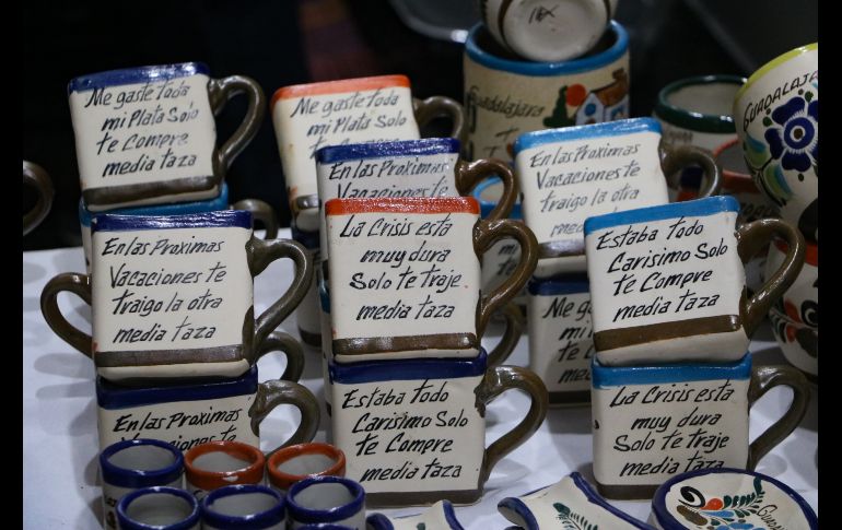 Se espera que, en total, haya 700 expositores de todos los municipios que ofrecen muestras gastronómicas, plantas, ropa, entre otros objetos representativos de los municipios del estado. EL INFORMADOR / A. Navarro