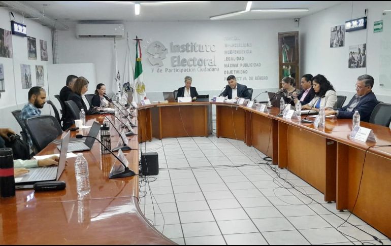 El IEPC informó que el monto será descontado de los recursos mensuales que recibe cada partido como parte de sus prerrogativas de financiamiento público. ESPECIAL