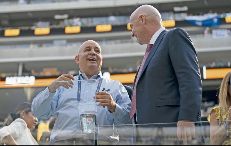 Juan Carlos Rodríguez (izq.) dice que se trabaja para que el futbol mexicano esté entre la élite mundial. IMAGO7/R. Vadillo