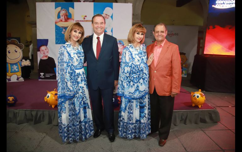 Thais Loera, Roger Smith, Esperanza Loera y Víctor González. GENTE BIEN JALISCO/ Tony MTZ @tonymtzphoto