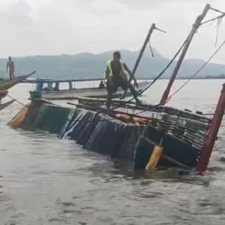 Pánico en transbordador filipino causa naufragio; mueren 26 personas