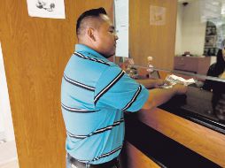 Los jaliscienses que reciben remesas de sus familiares en Estados Unidos (EU) han tenido que modificar sus gastos para que les rinda el dinero. EL INFORMADOR