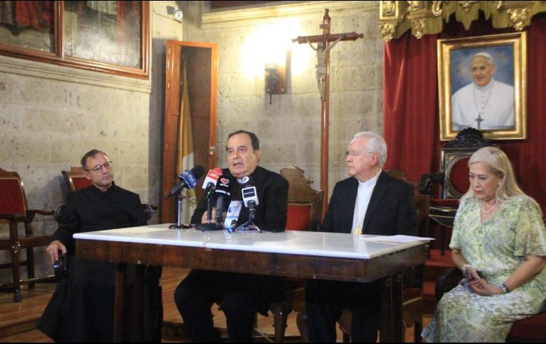 Señor canónigo J. Guadalupe Dueñas Gómez, destacó que están adquiriendo diferentes documentos históricos para el  proceso de beatificación de Fray Antonio Alcalde. EL INFORMADOR / E. Gómez