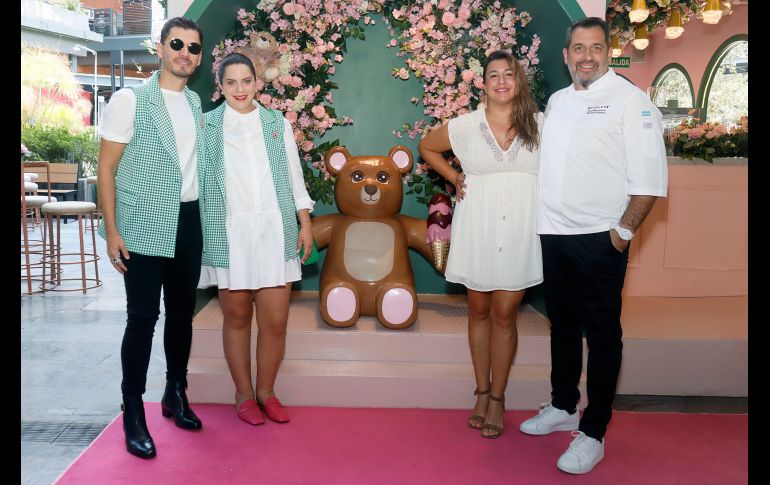 Diego y María con Laia Farre  Boldu y Maxi Macarrone. GENTE BIEN JALISCO/ Claudio Jimeno