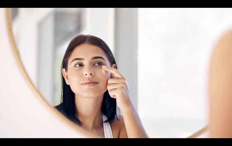 Dentro de los productos de belleza más vendidos en Amazon durante esta temporada se encuentran los protectores solares. GETTY IMAGES ISTOCK