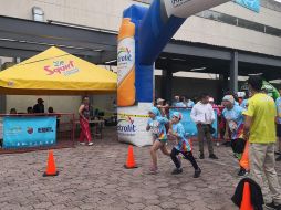 Las y los participantes deberán subir 312 escalones, de los 12 niveles del hospital, para cumplir con la meta y ser acreedores a su medalla conmemorativa. CORTESÍA/Bomberos de Zapopan 