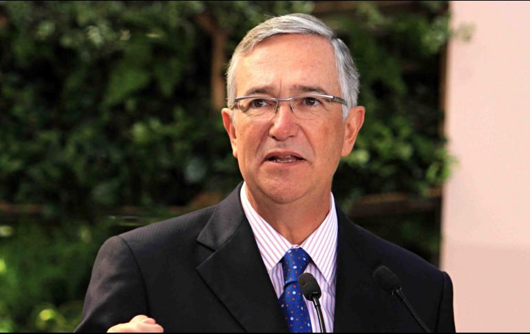 Salinas Pliego criticó el contenido de los nuevos libros de texto gratuitos y los ha califico como 