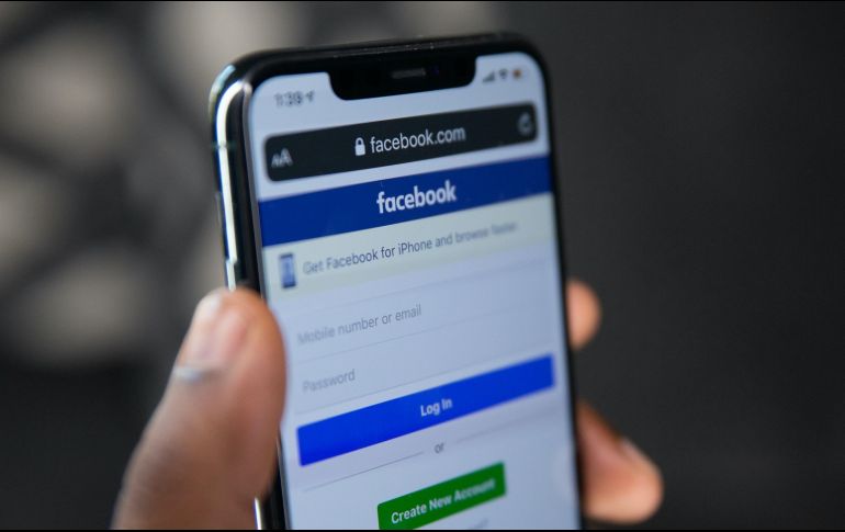 Además de que existe la opción de desactivar una cuenta de Facebook también existe la posibilidad de eliminarla. ESPECIAL / Foto de Solen Feyissa en Unsplash