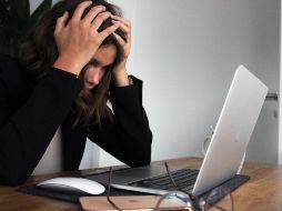 El estrés del trabajo repercute en nuestra vida diaria. Foto de Elisa Ventur en Unsplash