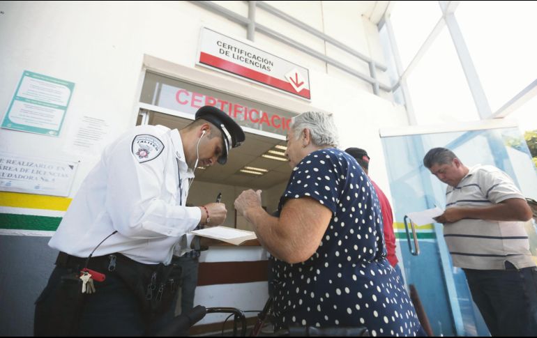 Con la presentación del certificado médico se busca que se reduzcan los accidentes viales en los que participan las personas mayores de 75 años. EL INFORMADOR
