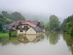 Más de 20 mil personas en Eslovenia se quedaron sin electricidad y miles sin agua potable a causa de las inundaciones, consideradas las peores en más de 30 años. AFP / J. Makovec
