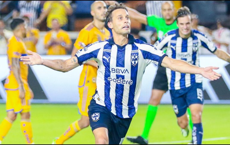 Con penal de último minuto, los Rayados se llevan el Clásico Regio. TWITTER / @rayados