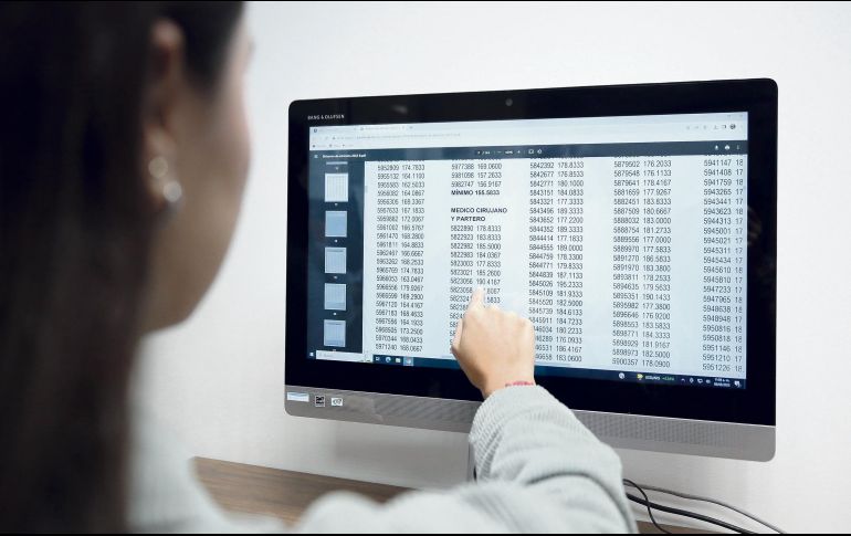 Aspirantes consultaron el dictamen en internet desde primera hora. ESPECIAL