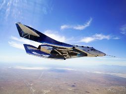Virgin Galactic, de Richard Branson, ahora puede comenzar a ofrecer viajes mensuales, uniéndose a Blue Origin de Jeff Bezos y SpaceX de Elon Musk en el turismo espacial. AP / Virgin Galactic / ARCHIVO