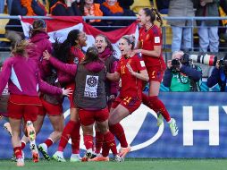 La salvadora para La Roja fue Salma Paralluelo quien condujo desde los tres cuartos de cancha para encaminarse a la gloria de los semifinales. EFE / A. Gillions