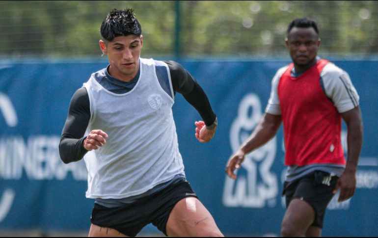 Alan Pulido ya tendría definido su futuro. TWITTER / @SportingKC
