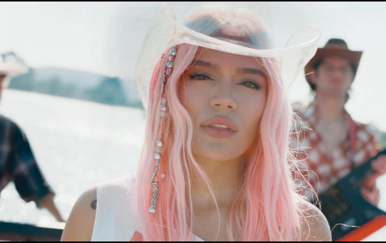 El nuevo material de Karol G está inspirado en Selena Quintanilla. CORTESÍA