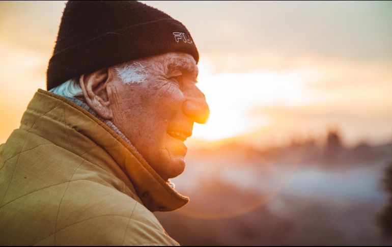 Si estás cotizando con el ISSSTE y quieres saber cuál es la edad mínima o los años de servicio necesarios para jubilarte, te lo explicamos aquí. Unsplash.