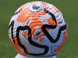 Un balón de la Premier League durante el partido de entre el Chelsea y el Liverpool en Londres, Gran Bretaña. EFE / N. Hall