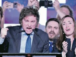 El candidato presidencial de la coalición La Libertad Avanza tiene dividido a su país con sus propuestas. AP