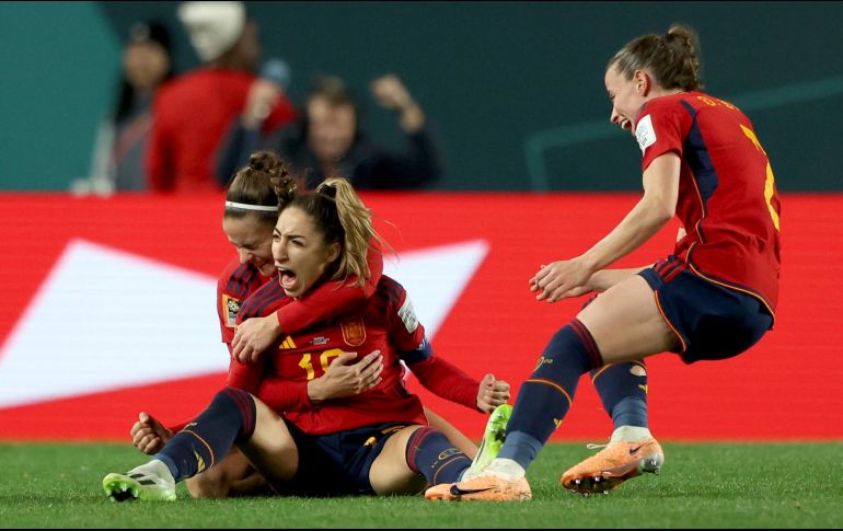 Tras ochenta minutos en los que persistió el empate, la recta final del juego fue de goles y emociones. EFE/B. Phibbs