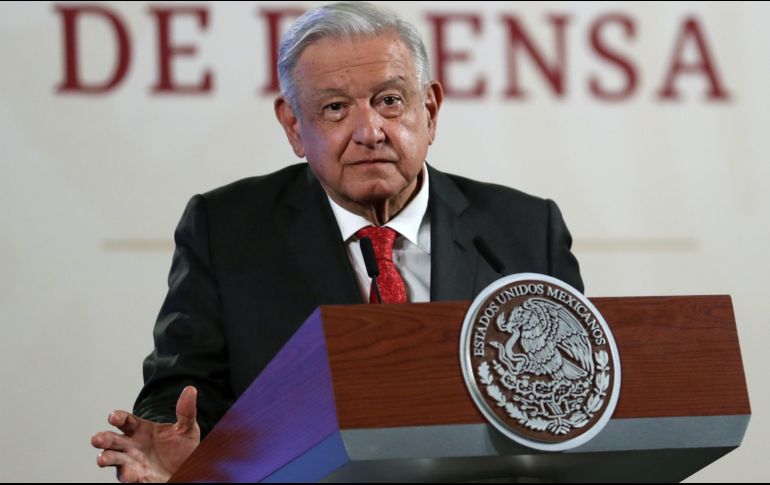 El Presidente de México comparó que en el gobierno de Calderón los ''de arriba'' ganaban 35 veces más a diferencia de ahora, que sólo ganan 20 veces más que los pobres. EFE / S. Gutiérrez