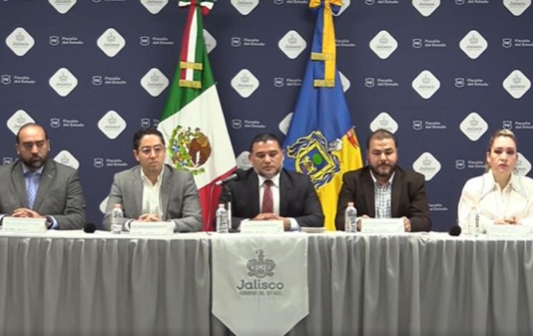 En rueda de prensa, la Fiscalía de Jalisco asegura que se ha dado a las familias acompañamiento especializado ante las afectaciones emocionales que la circulación de una foto ha dejado en ellas. Captura de Pantalla / Fiscalía de Jalisco