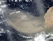 El fino polvo recorre los cielos del océano Atlántico hasta llegar a América. EFE/Archivo