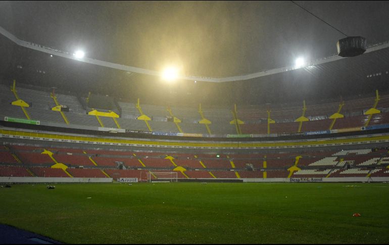 Riestra indicó que el césped de la cancha debe cambiarse por completo, sin embargo, dijo que en estos momentos será imposible que se haga debido a que el torneo ya comenzó. IMAGO7