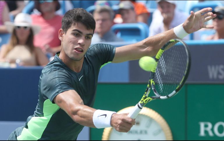 Carlos Alcaraz enfrentará a Hubert Hurkacz y de ganar podría verse las caras en la final ante Novak Djokovic. EFE/M. Lyons