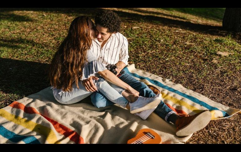 Si tienes ganas de regalarle un detalle a tu pareja y pasar un día inolvidable, puedes organizar la cita perfecta con estos planes diferentes para hacer en la ciudad. EL INFORMADOR/ ARCHIVO.