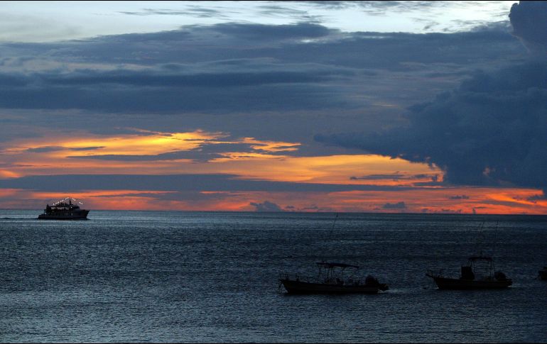La playa de Los Muertos es una de las más visitadas por turistas en vacaciones. EL INFORMADOR / ARCHIVO