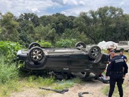 La camioneta fue encontrada volcada luego de haber chocado contra un poste mientras que el conductor de la camioneta escapó del sitio con rumbo al poblado de La Primavera. ESPECIAL