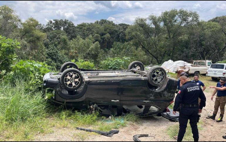 La camioneta fue encontrada volcada luego de haber chocado contra un poste mientras que el conductor de la camioneta escapó del sitio con rumbo al poblado de La Primavera. ESPECIAL