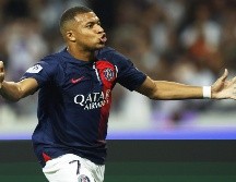 Desde los once pasos, Mbappé le dio el empate a su equipo el PSG. EFE