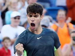 Carlos Alcaraz estuvo a punto de despedirse en sets corridos frente Hubert Hurkacz, pero demostró el por qué es el número uno del mundo. EFE/M. Lyons