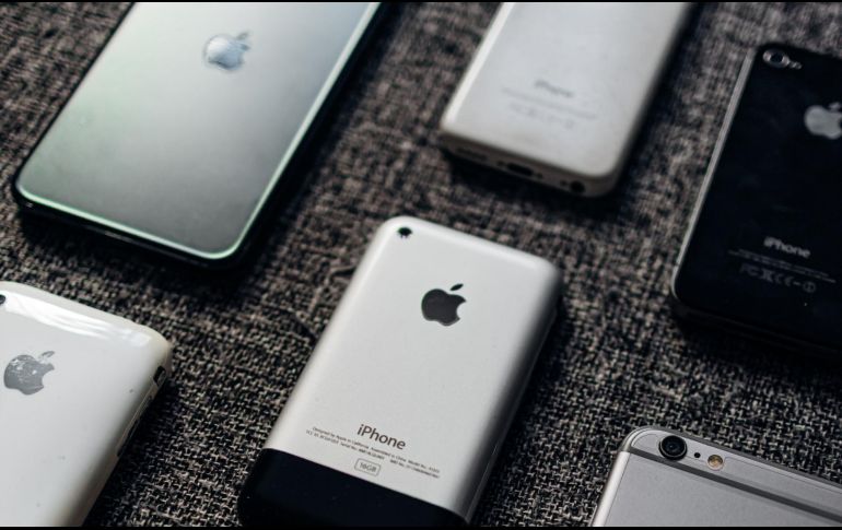 Los iPhone son de los celulares más usados en el mundo. Foto de Tron Le en Unsplash