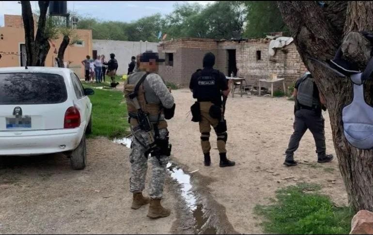 Los peritos del Instituto Jalisciense de Ciencias Forenses, no pudieron obtener muestras genéticas de los cuerpos encontrados hace unos días en una finca ubicada a cuatro kilómetros al sur de Las Trojes. ESPECIAL/ Fiscalía de Jalisco