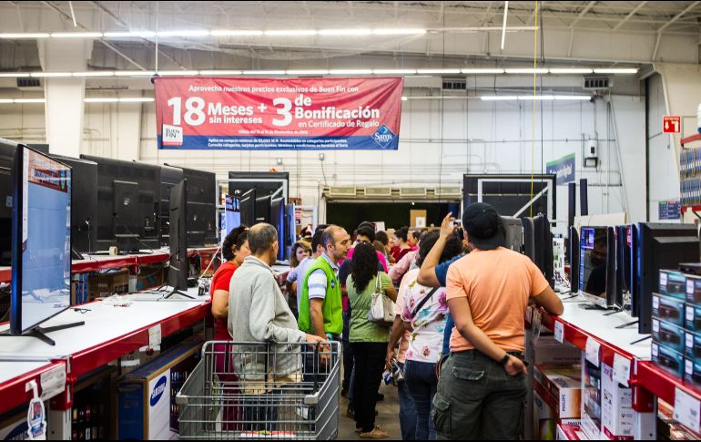 Si tienes tarjeta del INAPAM no olvides aprovechar tu descuento en Sam's Club. EL INFORMADOR/Archivo
