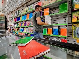La mejor opción para evitar todo el caos que se vive en las papelerías y obtener algunos descuentos en los útiles escolares, es comprar los útiles a través de internet; aquí te dejamos algunas opciones. EL INFORMADOR / ARCHIVO
