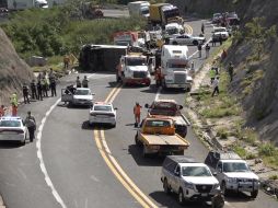 El accidente ocurrió el martes temprano en una autopista con dirección al sur, hacia el estado de Oaxaca. EFE/Jesús Méndez