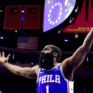 NBA: Multan a James Harden por críticas