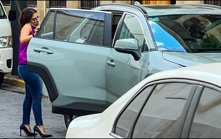 14:07. La legisladora llegó con la persona encargada de conducir la camioneta; no obtuvo sanción por esta acción. EL INFORMADOR/A. Navarro